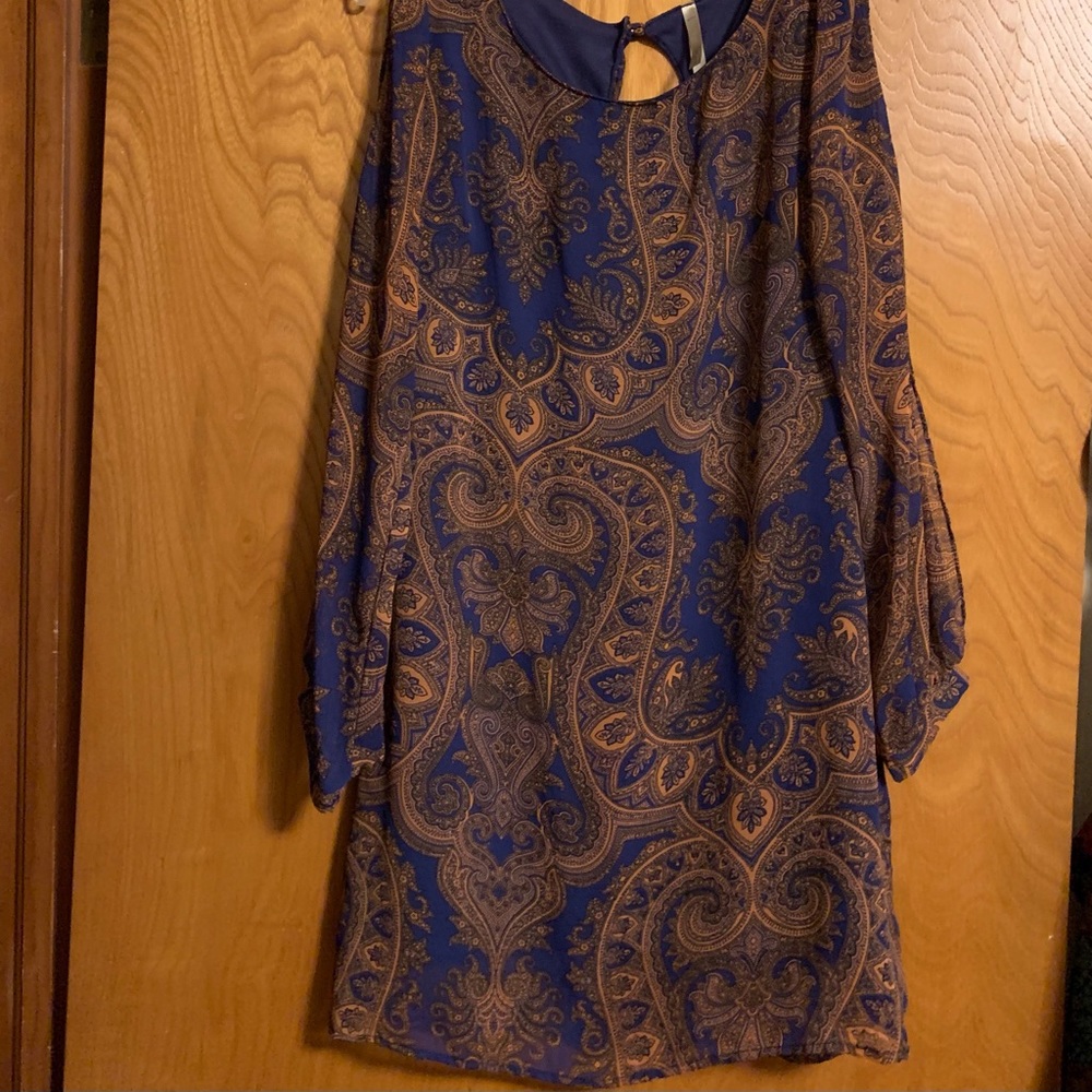COPY - Cold-shoulder, paisley sheath dress
